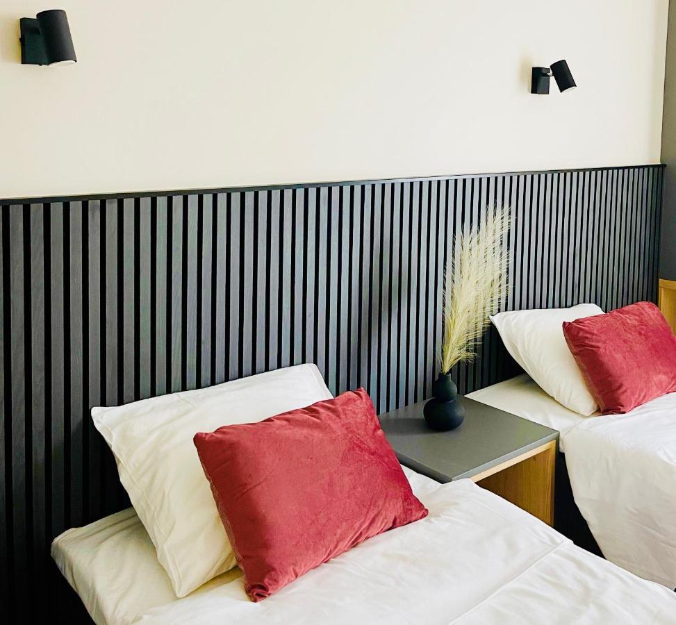 Hotel Vesiroos Pärnu Kültér fotó