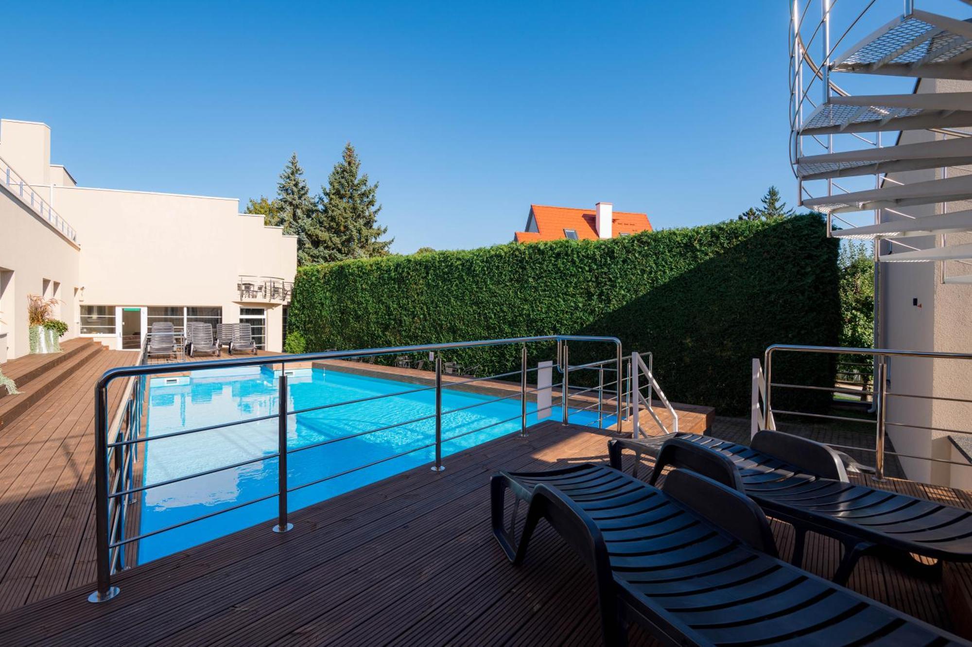 Hotel Vesiroos Pärnu Kültér fotó